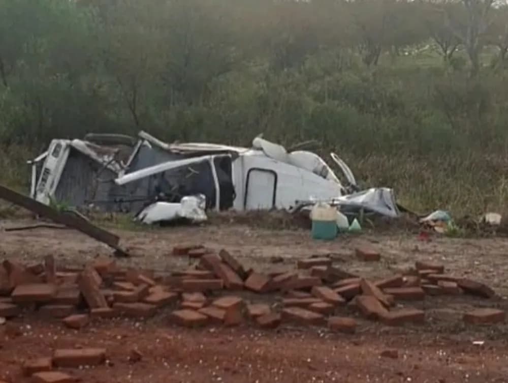Portada de video: Choque entre una camioneta y un auto en Lavalle: dos heridos