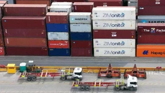 El déficit comercial de Estados Unidos cayó en junio por el primer retroceso de las importaciones en 2026