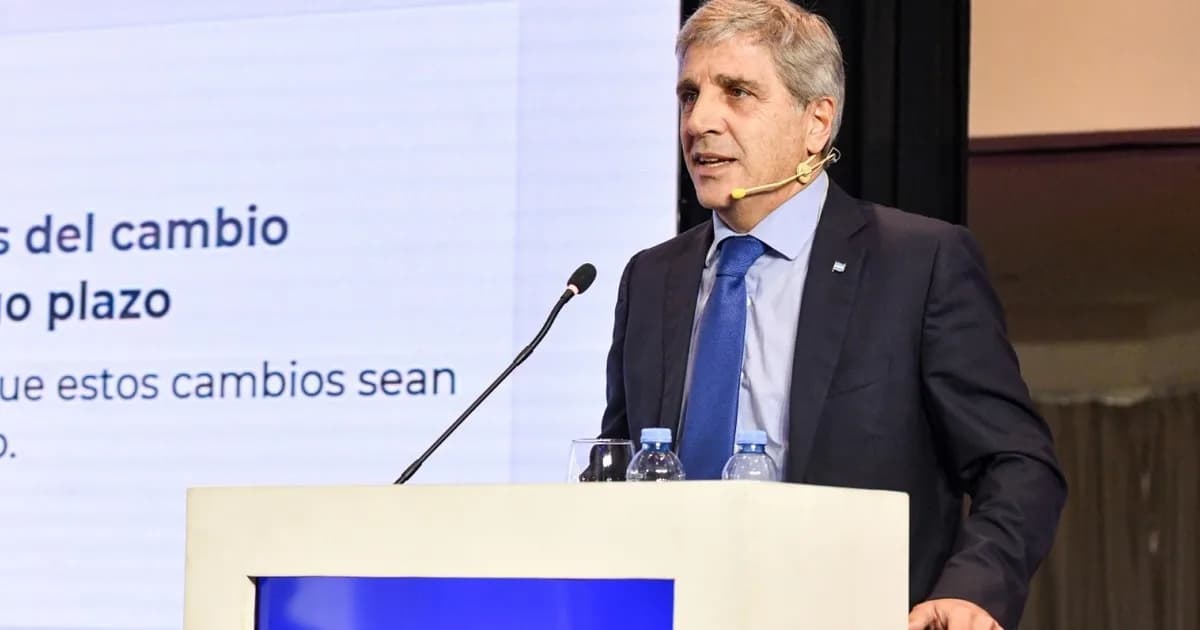 Caputo defendió el modelo económico y cuestionó a los "tarados que hablan de la industria": "Pagábamos todo 10 veces más caro"