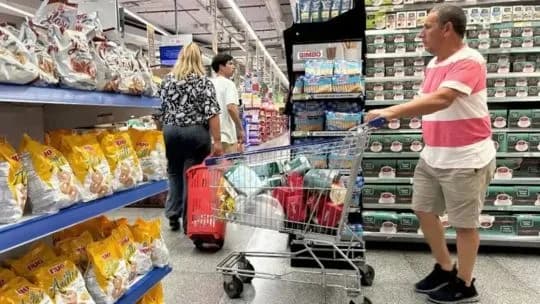 Las consultoras prevén una inflación por debajo del 2% en julio, con señales mixtas en alimentos y servicios