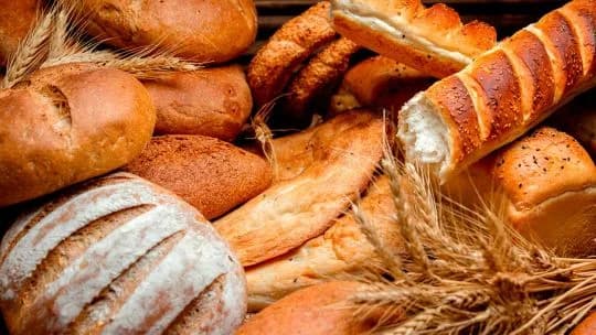 Cerraron 3 mil panaderías, cayó un 60% el consumo y surgen las "cuevas de pan"