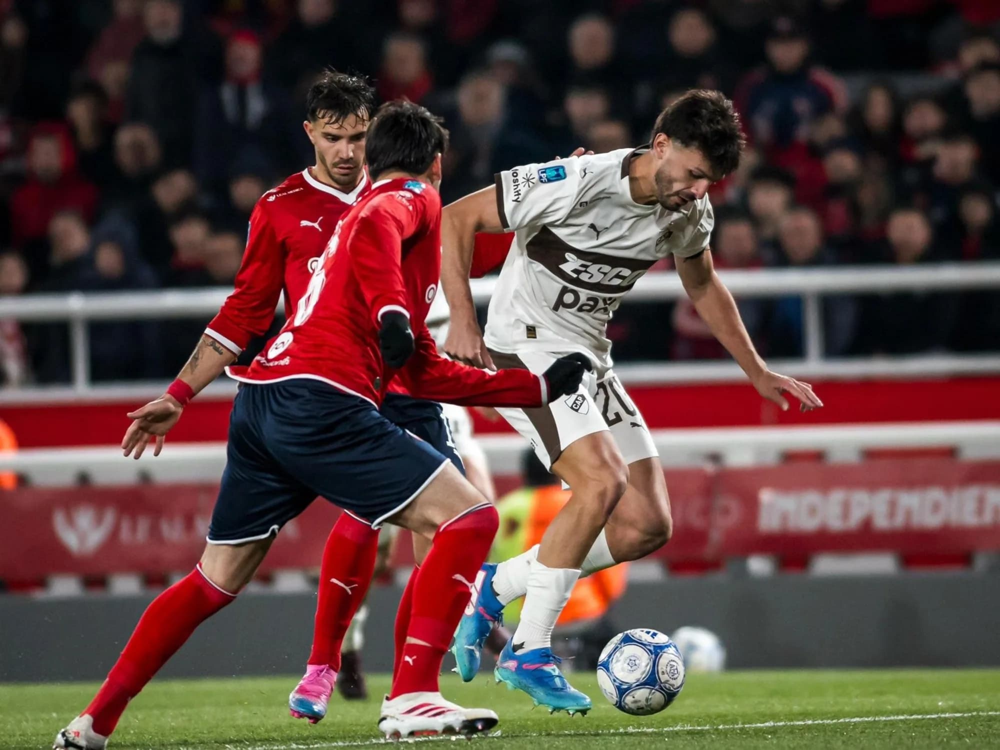 El VAR le anuló bien un gol a Independiente