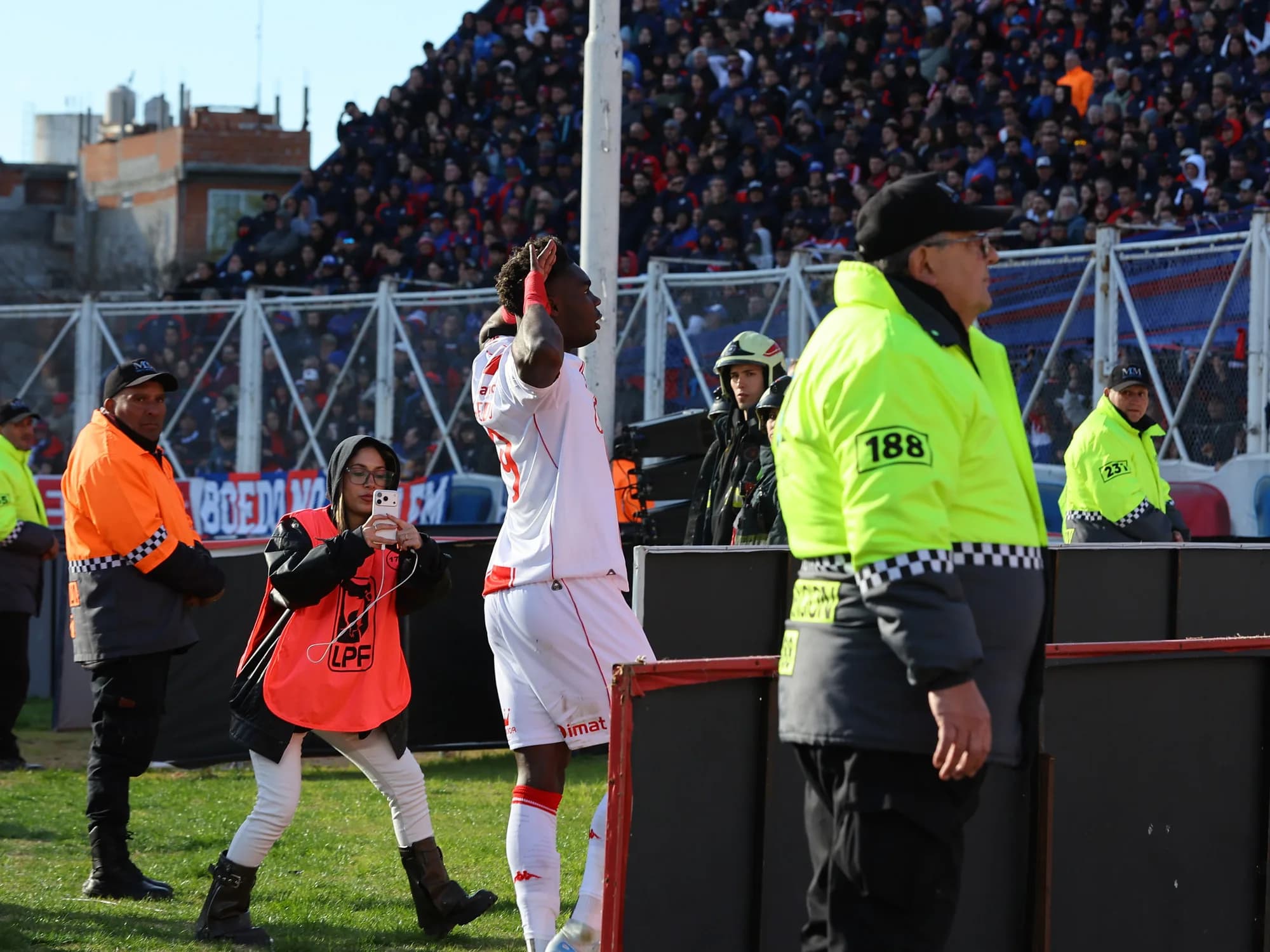 Jordy Caicedo, el héroe de Huracán: "disculpas" por el Topo Gigio y "es lindo hacer historia"