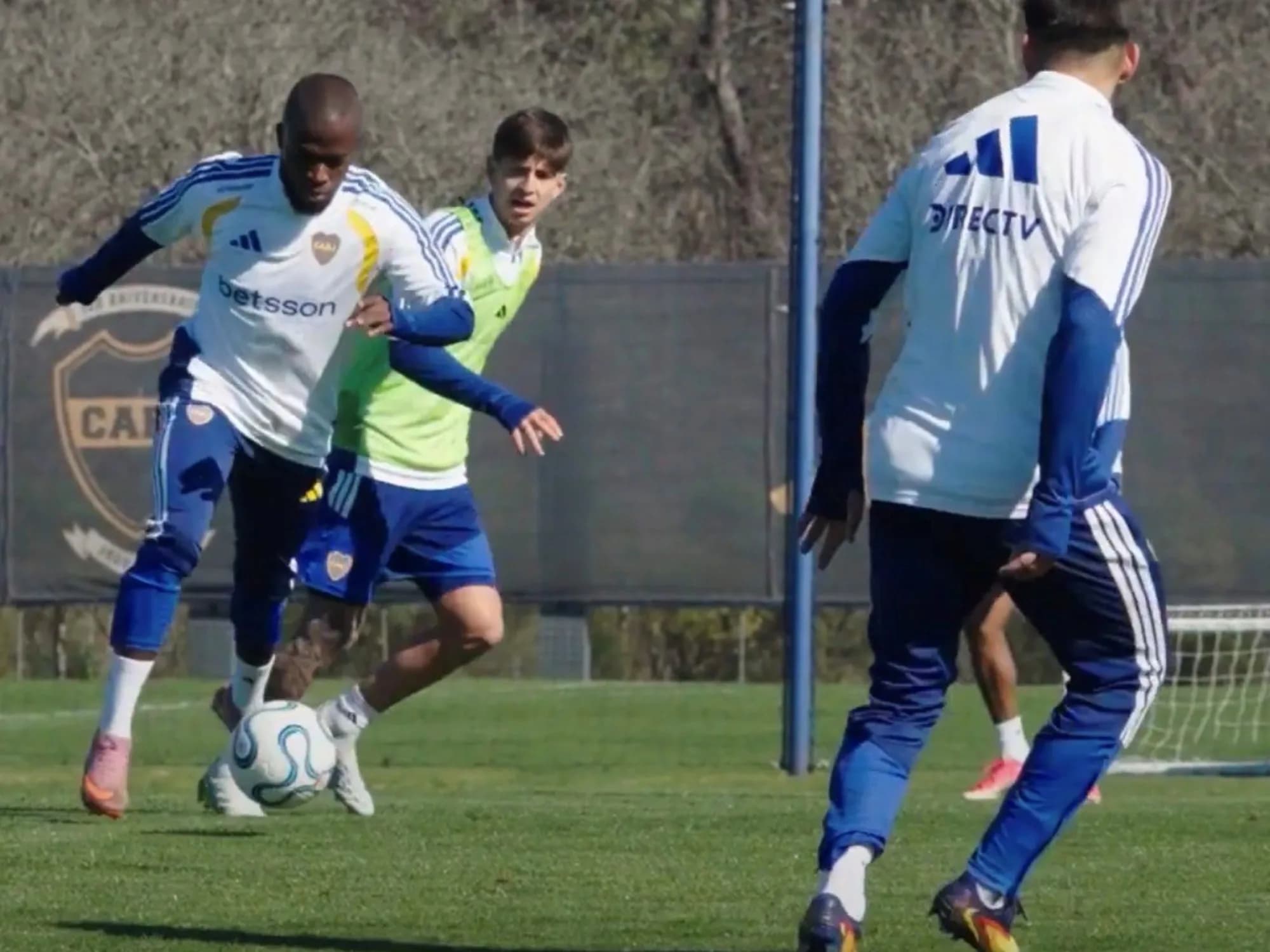 Súper Enner: el video de las primeras horas de Valencia en Boca y la firma de su contrato