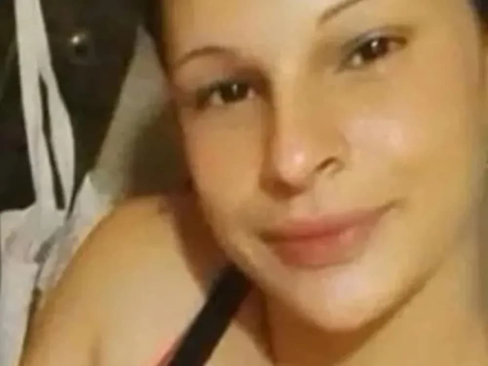 Una mujer oriunda de Misiones fue asesinada a apuñaladas delante de sus hijos