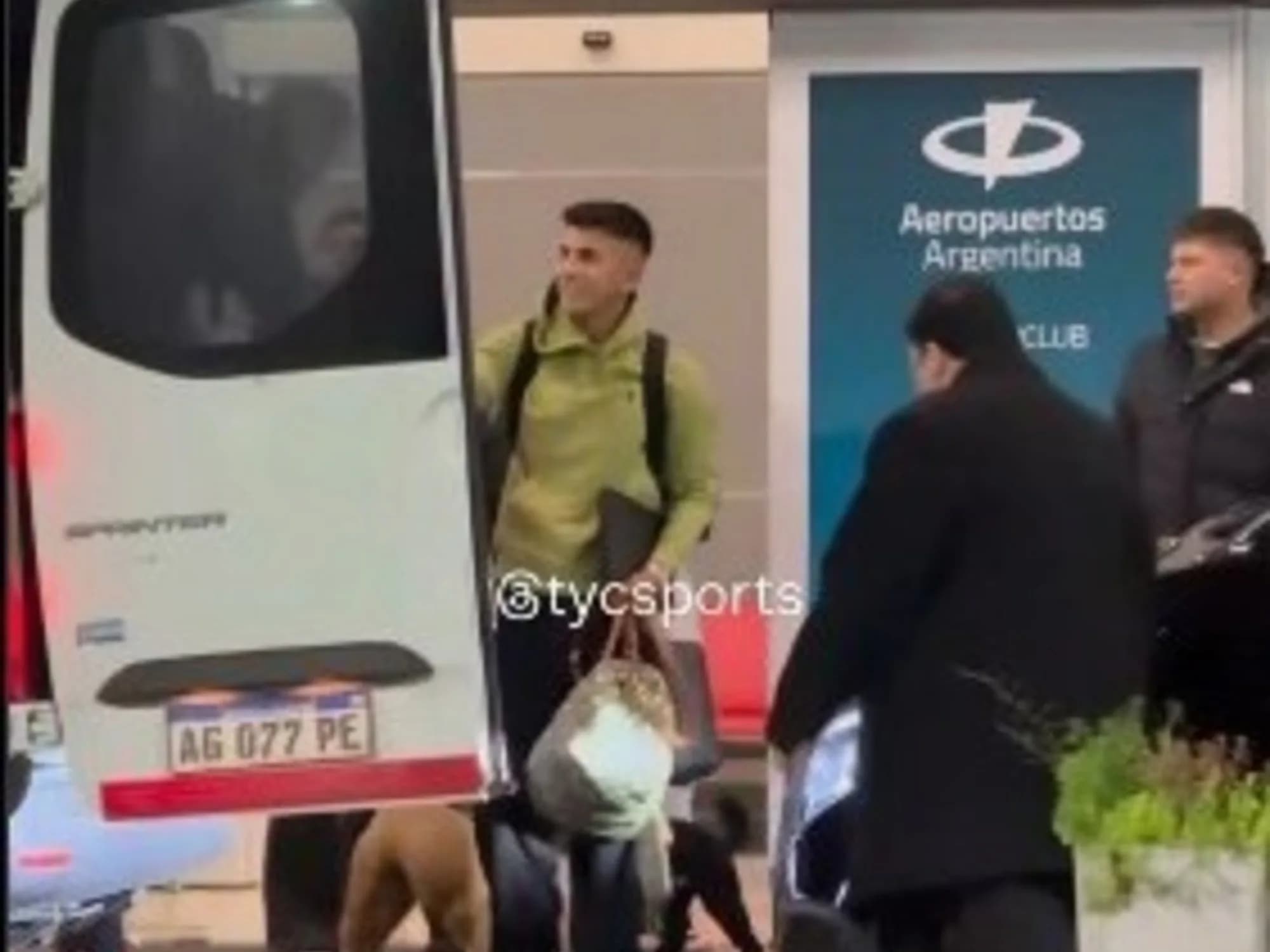 Video: así fue la llegada de Thiago Almada al país para sumarse a River