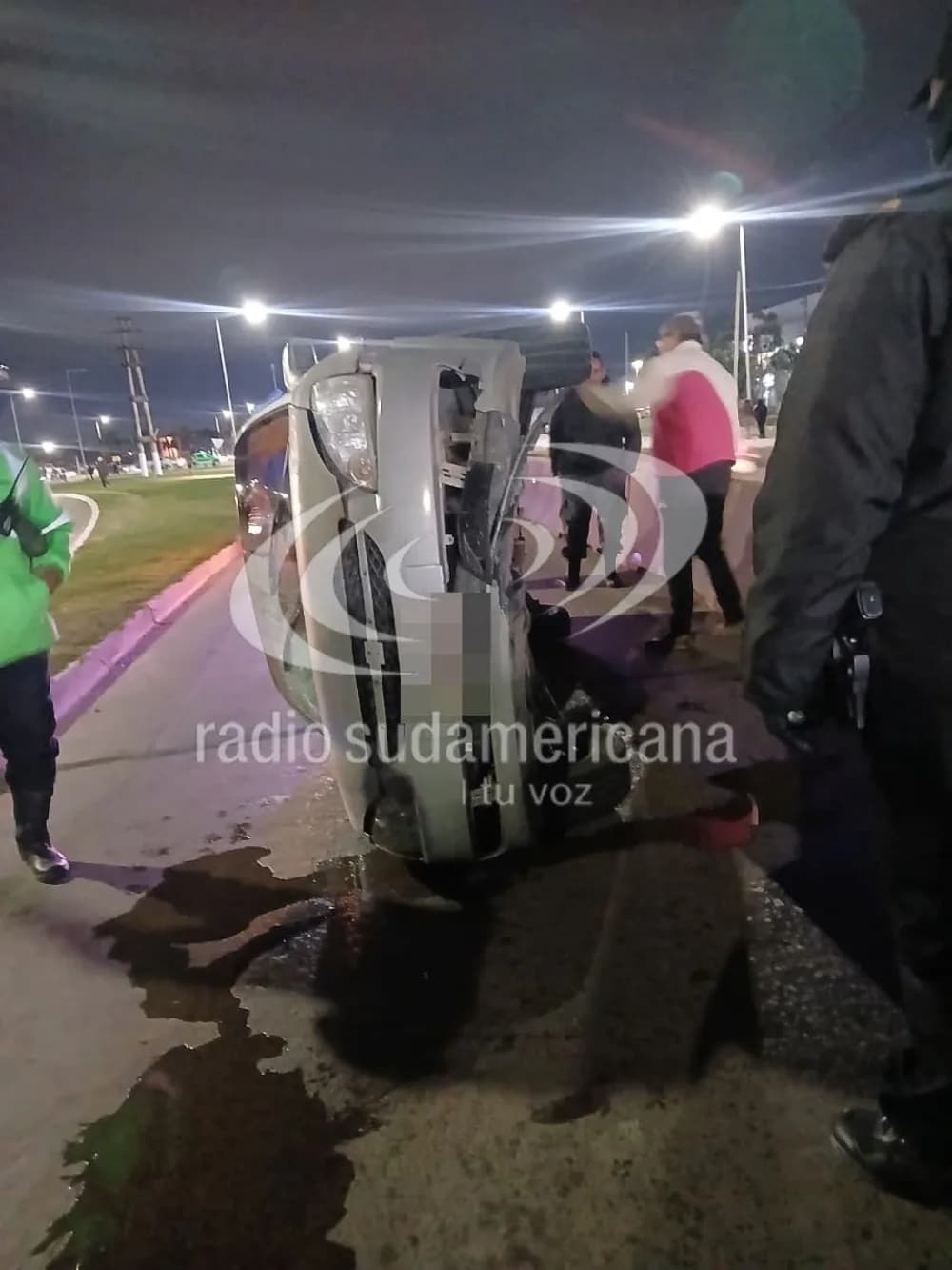 Ruta 5: volcó un automóvil tras chocar contra el guardarrail