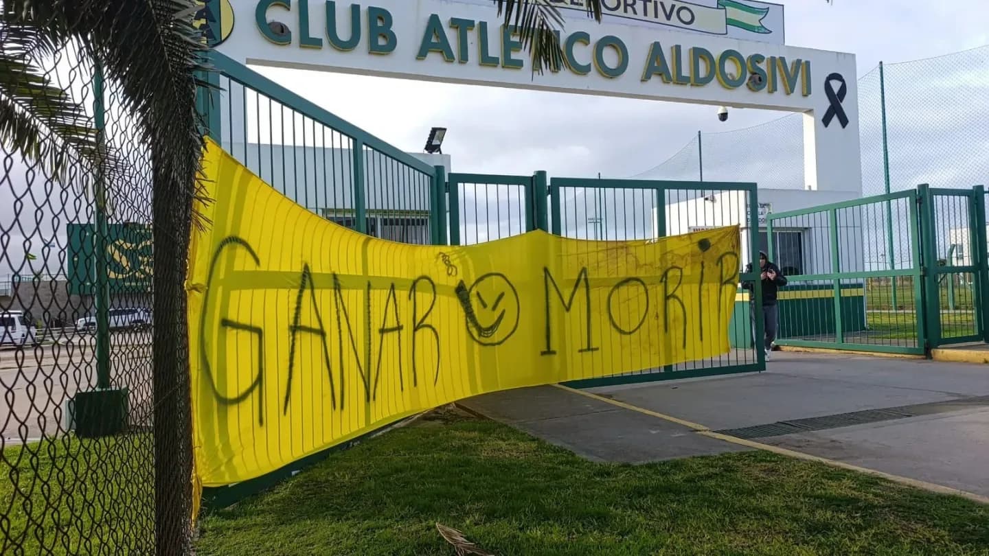 Tenso clima en Aldosivi por la presencia de la barra en el entrenamiento - TyC Sports