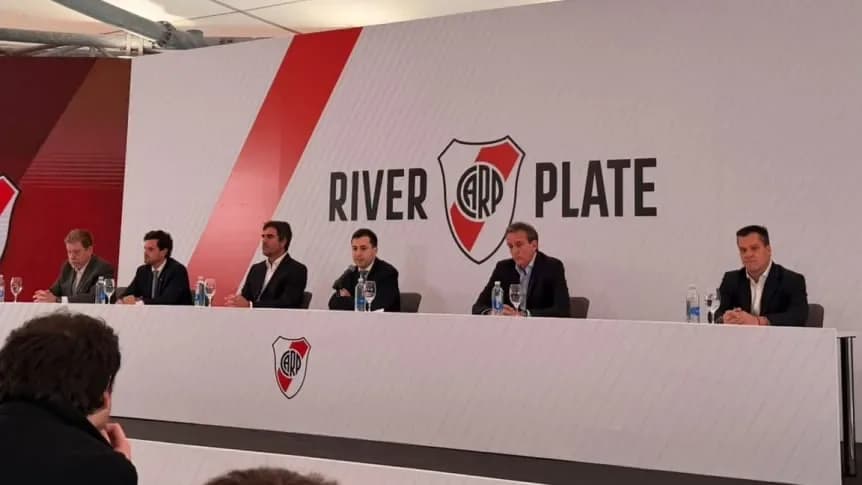 Di Carlo: "Lo de los jugadores apartados fue un error en cuanto a las maneras" - TyC Sports