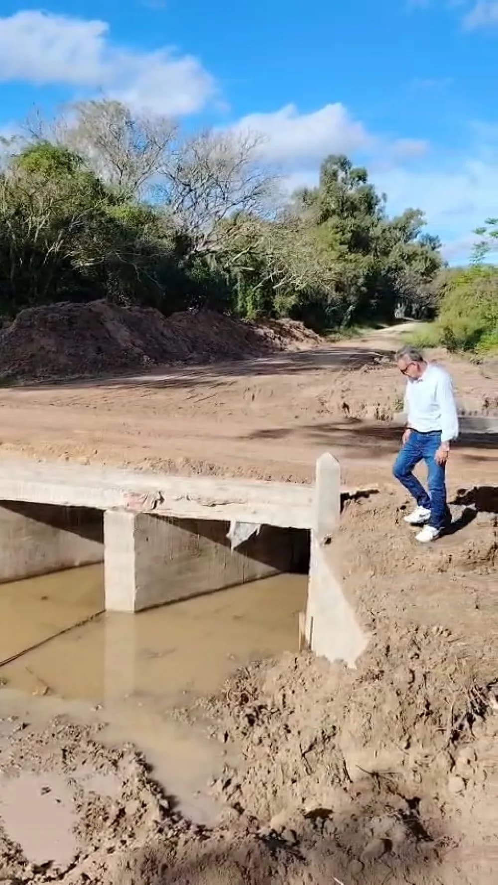 Trabajos de prevención por la Corriente de El Niño en Lavalle