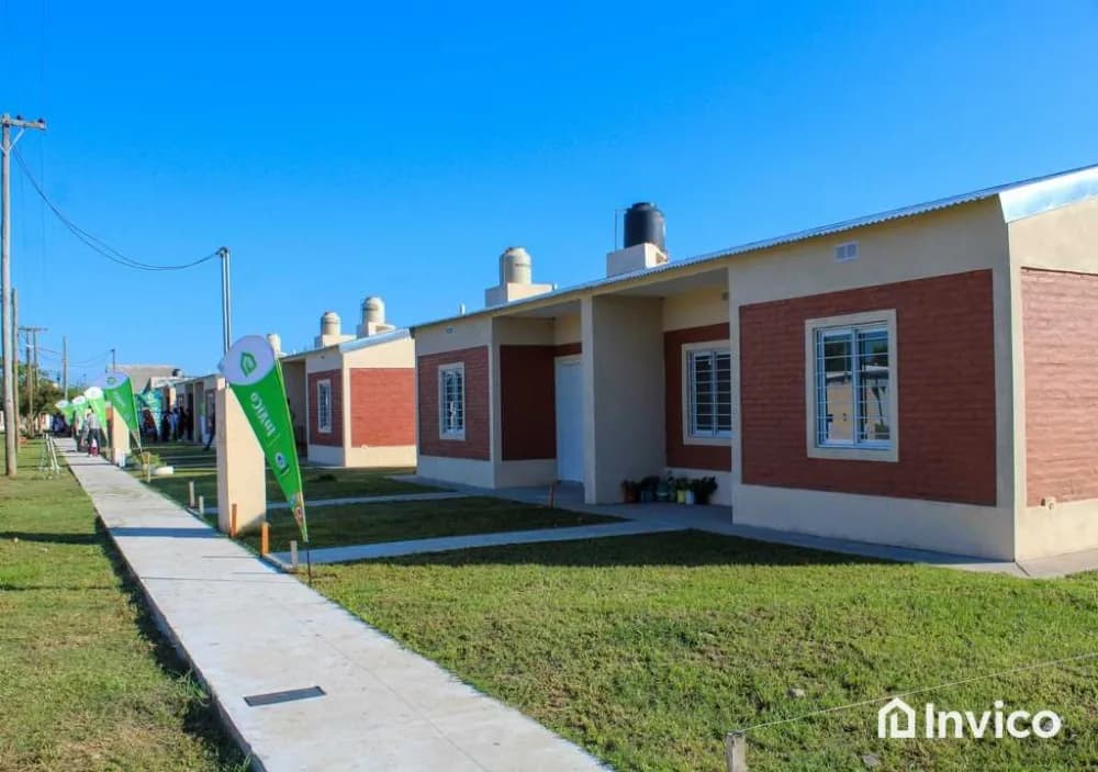 El Gobierno de Corrientes analiza plan de viviendas para personas solteras