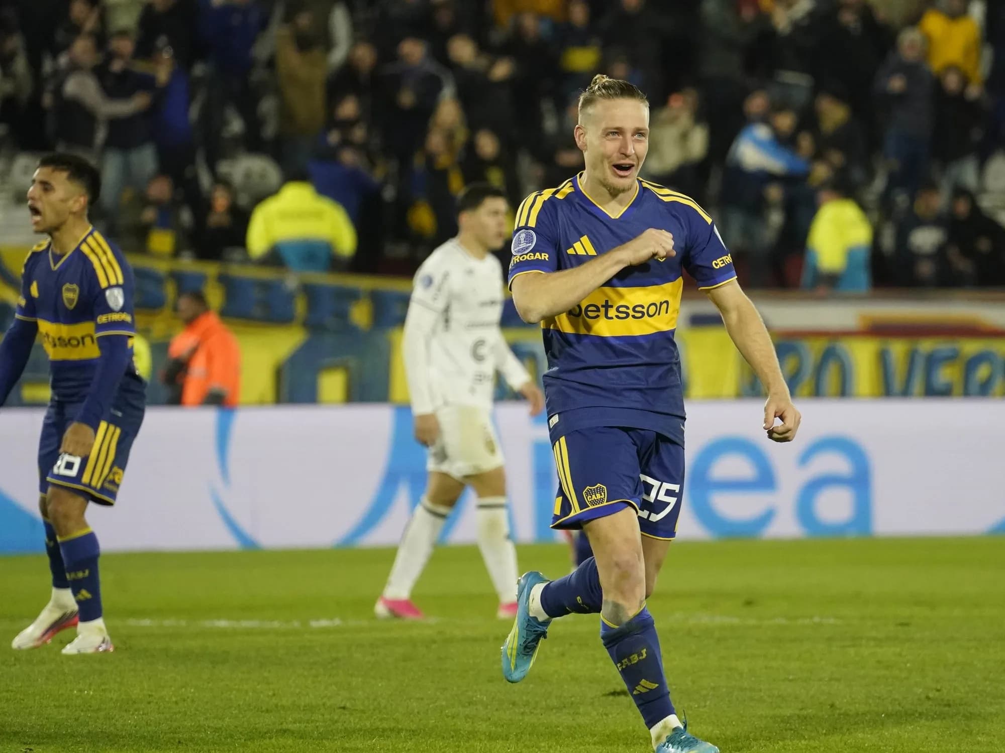 Ascacibar, el implacable goleador de Boca: cuatro goles consecutivos, el tercero al hilo en Huracán