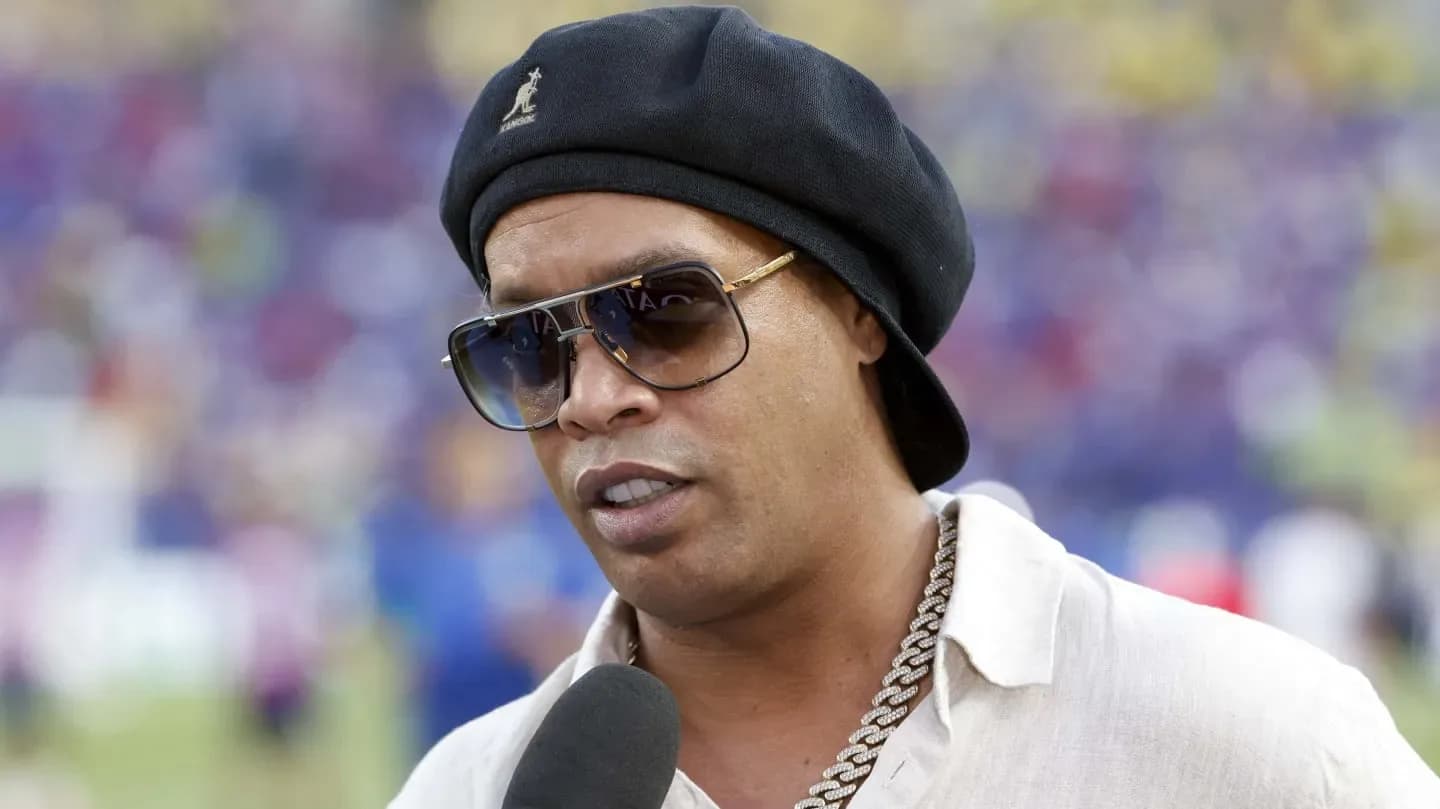 Ronaldinho hizo una oferta millonaria para comprar un histórico club francés - TyC Sports