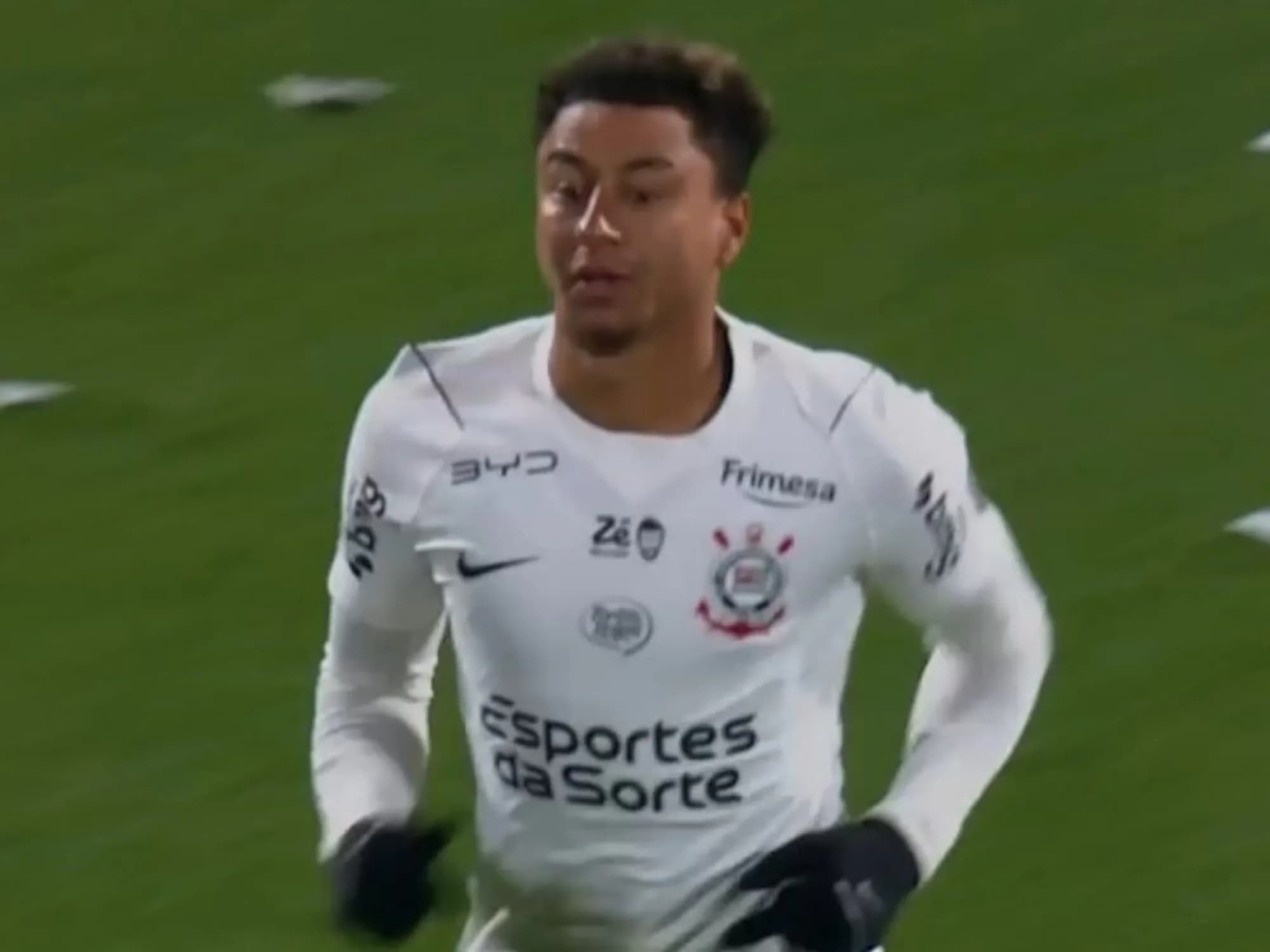 Video: la insólita "bienvenida" que le dieron los hinchas de Rosario Central a Jesse Lingard