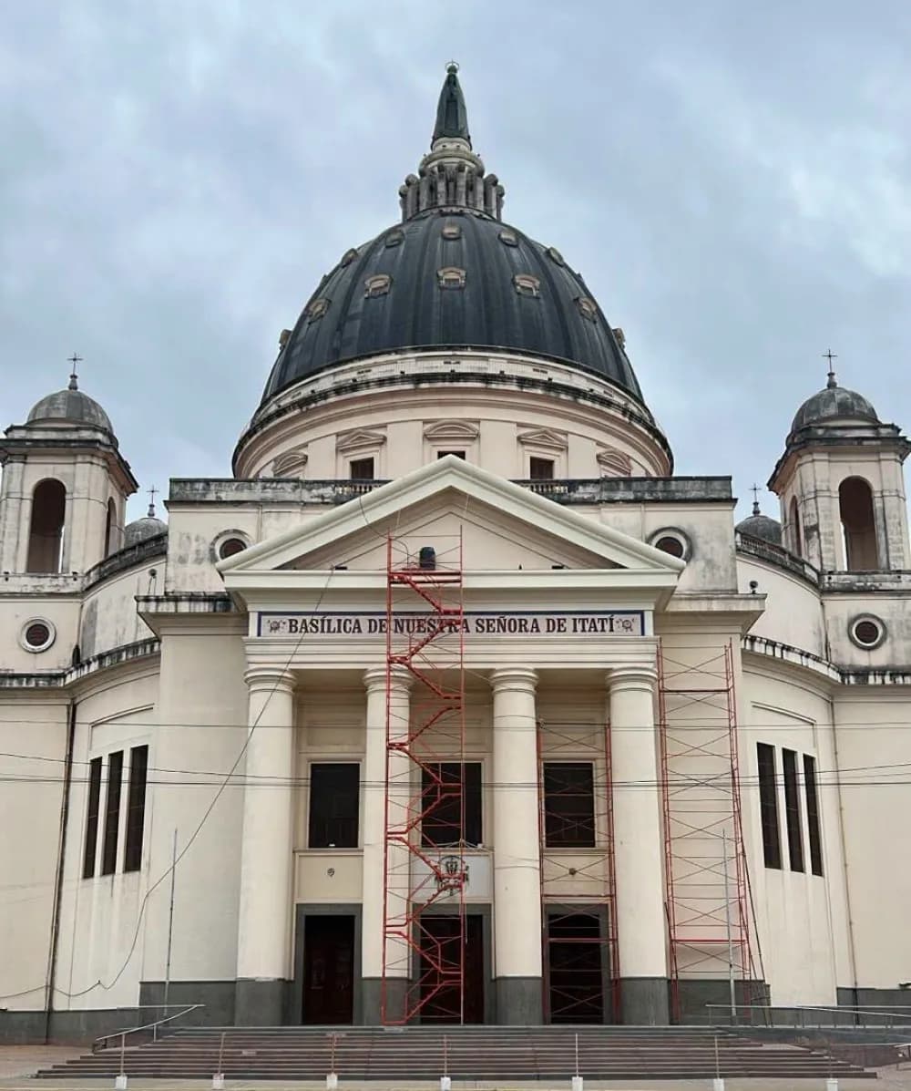 Clausuran temporalmente el acceso central de la Basílica de Itatí