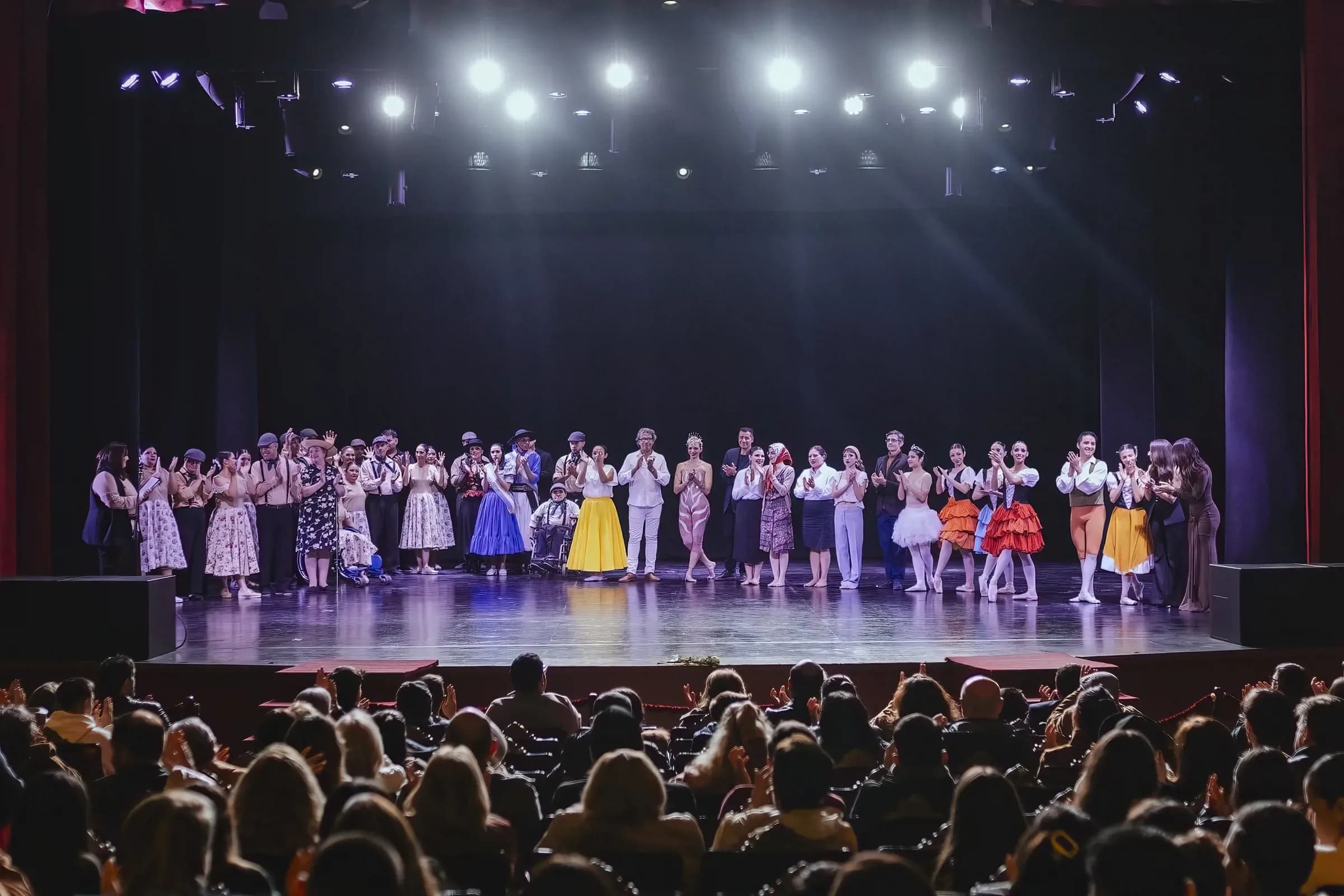 Corrientes celebró el Primer Día del Bailarín Correntino en el Teatro Oficial Juan de Vera