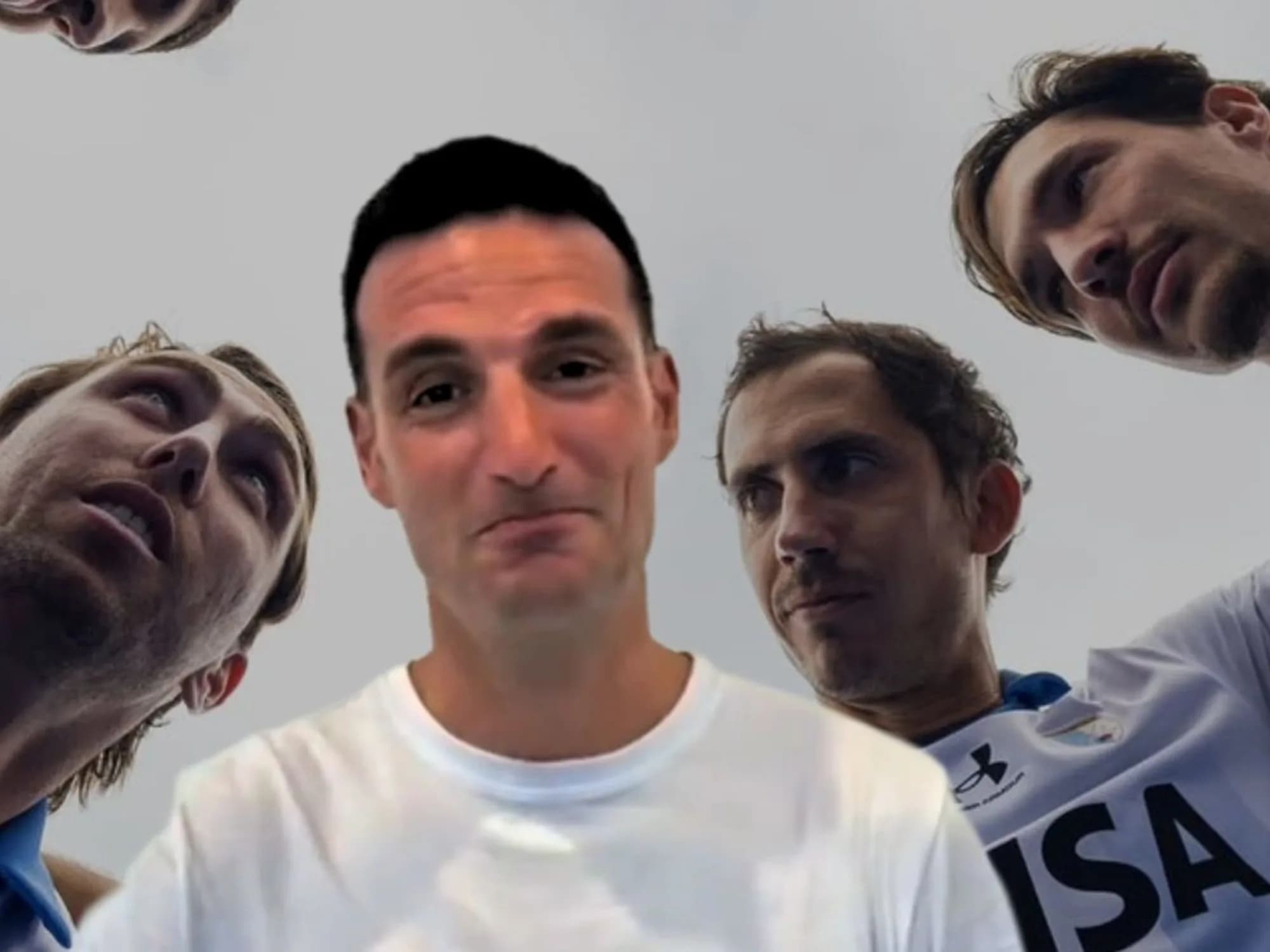 Scaloni se puso la camiseta de la Selección... de hockey: "Estoy seguro de que van a llevar nuestros colores a lo más alto"