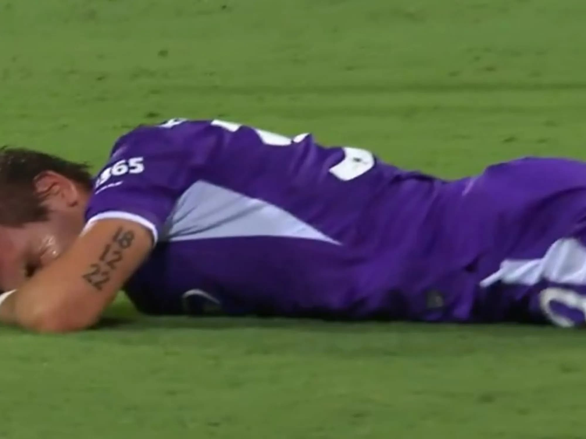Video: la dura "bienvenida" que le dieron a Franco Mastantuono en su debut en Italia
