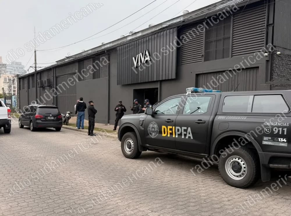 Fuerzas federales allanan la sede del gimnasio Viva en Corrientes y Chaco