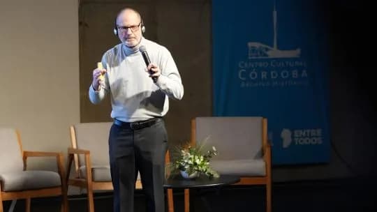 Especialista advierte que el desafío de la IA es la seguridad y el control humano