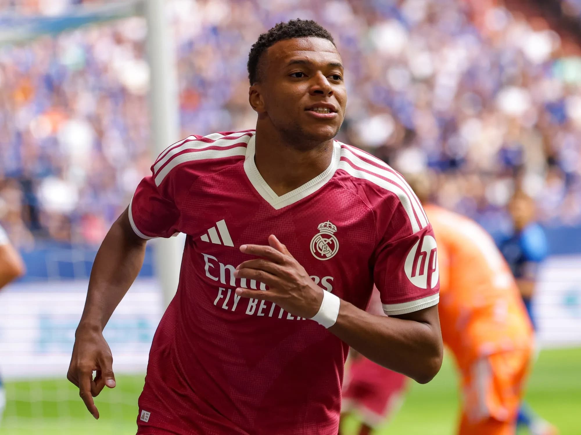 Se regaló un rival y aprovechó: así fue el primer gol de Kylian Mbappé en la era Mourinho