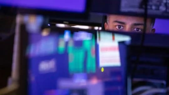 Mercados atentos a la Fed: suben las bolsas asiáticas y el petróleo vuelve a ceder pese a la tensión en Ormuz