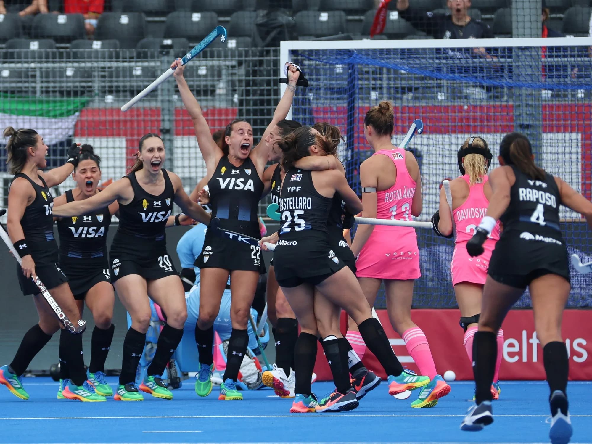 Las Leonas, a pura garra, le ganaron a Alemania el partido clave del Mundial