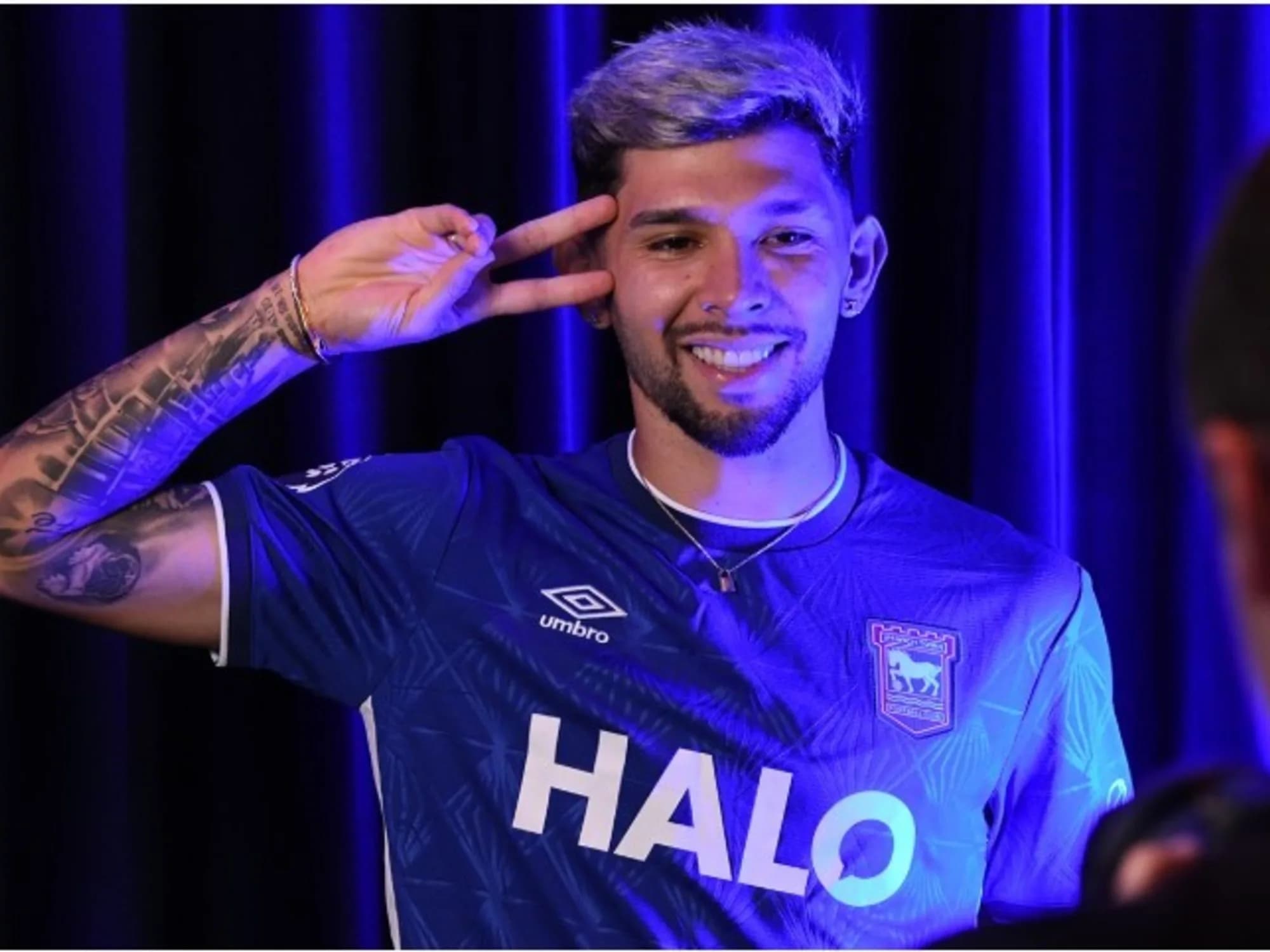 El paraguayo que volvió a la Premier League y se convirtió en récord para su país