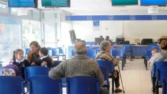 Atención jubilados, pensionados, beneficiarios AUH y AUE: Tras el feriado, ANSES retoma calendario de pagos este 18 de agosto