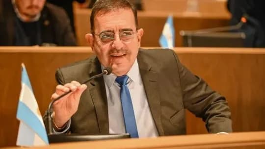 Ricardo Moreno contrataca y querella a tres periodistas: señala que lo vincularon falazmente con mafias y narcotráfico