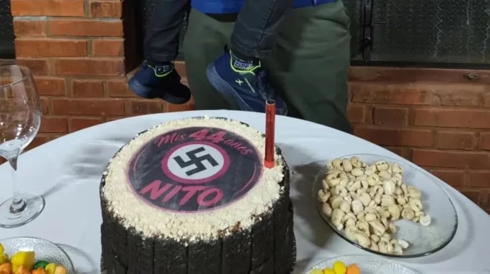 Misiones: festejó su cumpleaños con una torta decorada con una esvástica