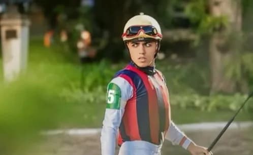Tragedia en el turf sudamericano: murió un jockey tras caerse de su caballo en plena carrera