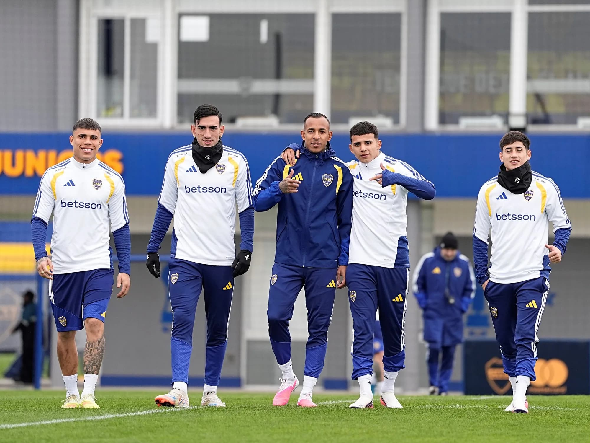 En defensa y ataque, las dos dudas de Arruabarrena en Boca para visitar a Racing