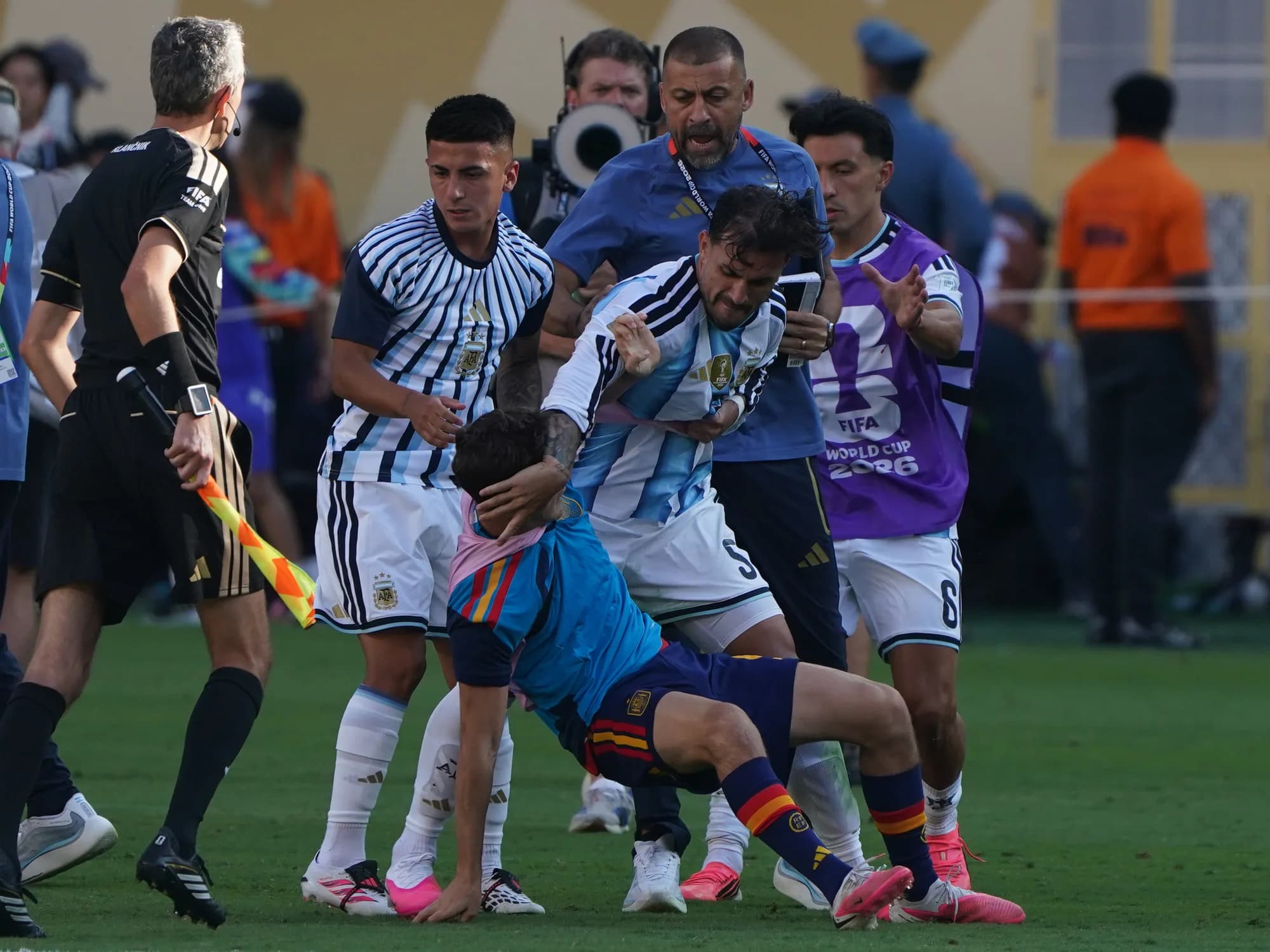 Leandro Paredes, ante la peor sanción de su vida: cuántas fechas le dio la FIFA