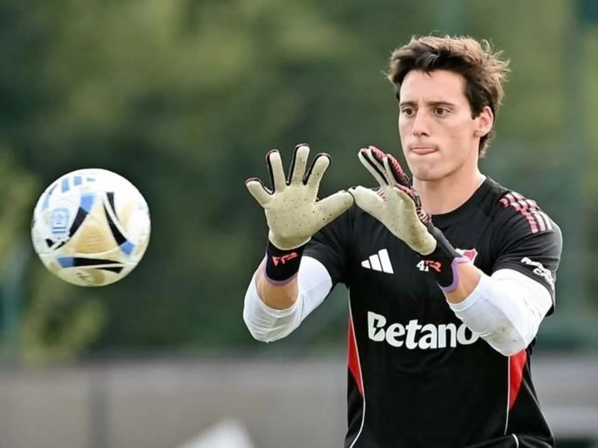 Santiago Beltrán, las manos que sostienen y empujan a River para salir de la crisis futbolística