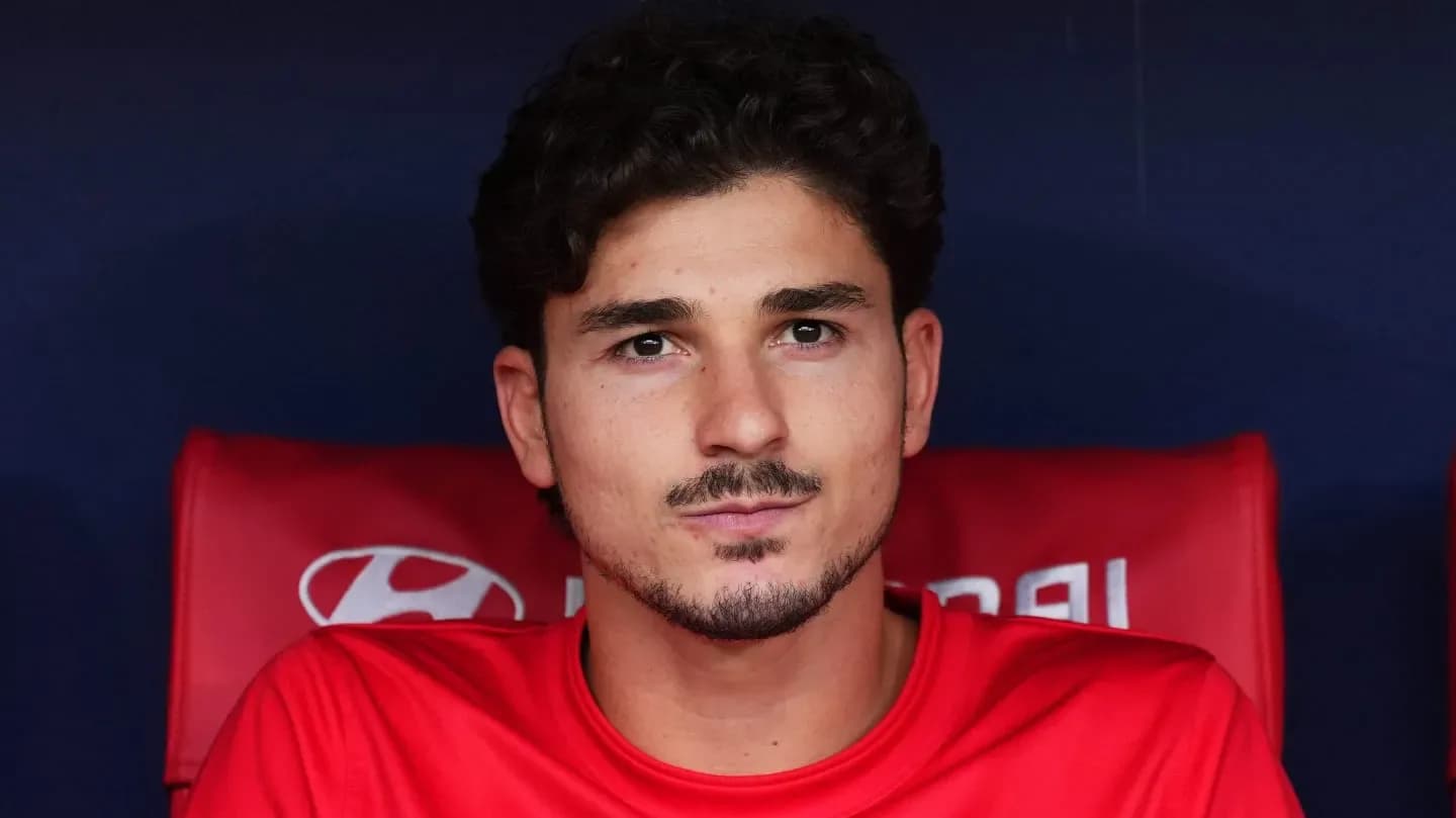Julián Álvarez, en el banco ante Villarreal: cara de póker bajo una lluvia de silbidos - TyC Sports