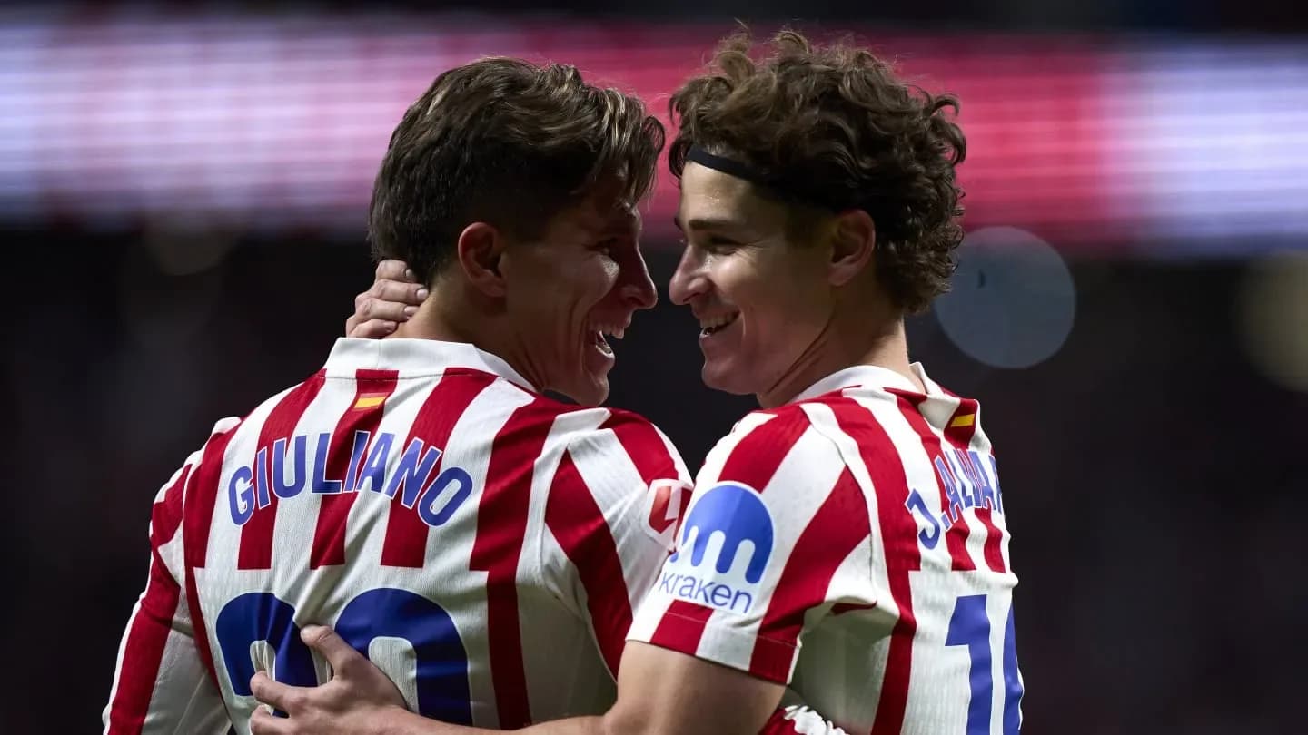 La banca de Giuliano Simeone a Julián Álvarez tras los silbidos de los hinchas del Atlético: "Vamos a morir por él" - TyC Sports