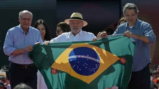 Mayoritario apoyo a las reformas laborales de Lula da Silva en la previa electoral