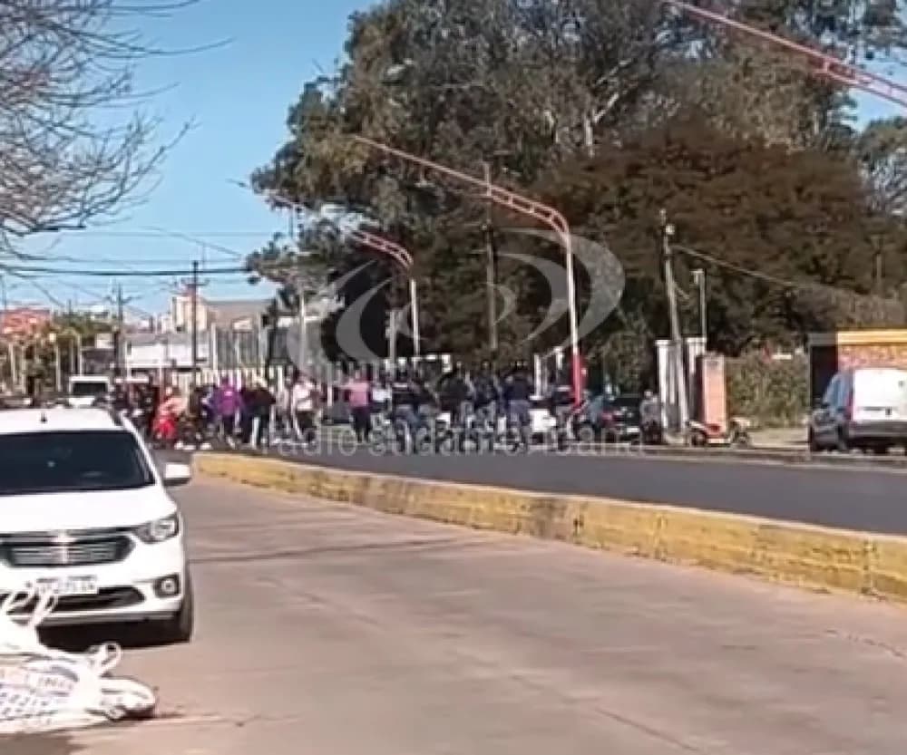Fuertes incidentes entre hinchas de Chaco For Ever y Sarmiento