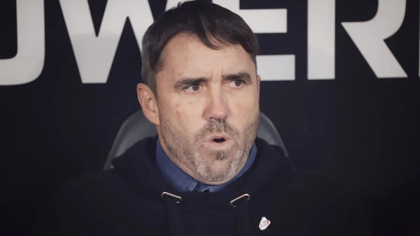 Coudet, otra vez cuestionado por su falta de reacción ante Vélez - TyC Sports