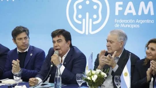 Fernando Espinoza: “La gente se endeuda para comprar comida y pagar la luz, no para comprar televisores”