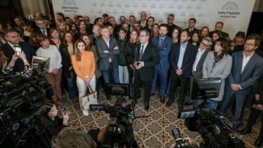 Los bloques opositores se unieron en Diputados para anunciar una sesión especial por endeudamiento y discapacidad