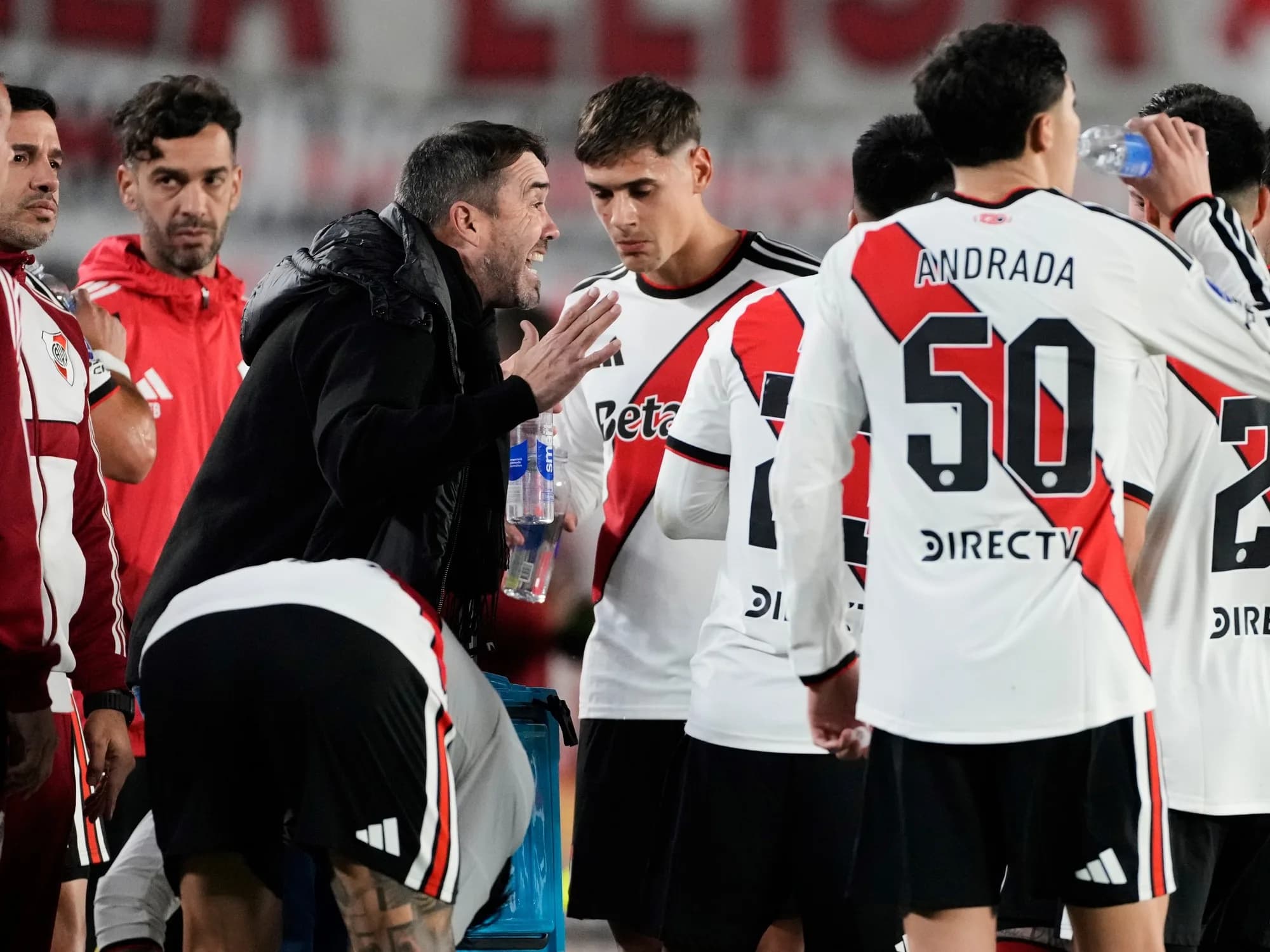 ¿Por qué salió Montiel? ¿Acuña no debió patear antes? ¿Qué pasará con Quarta? Preguntas y respuestas del papelón de River