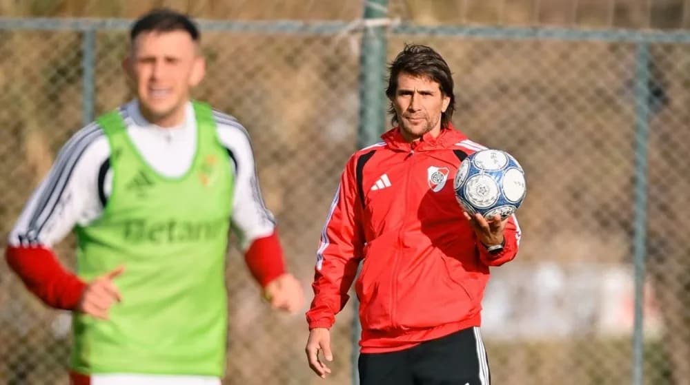Tras la salida de Coudet, Ponzio dirigió su primera práctica en River