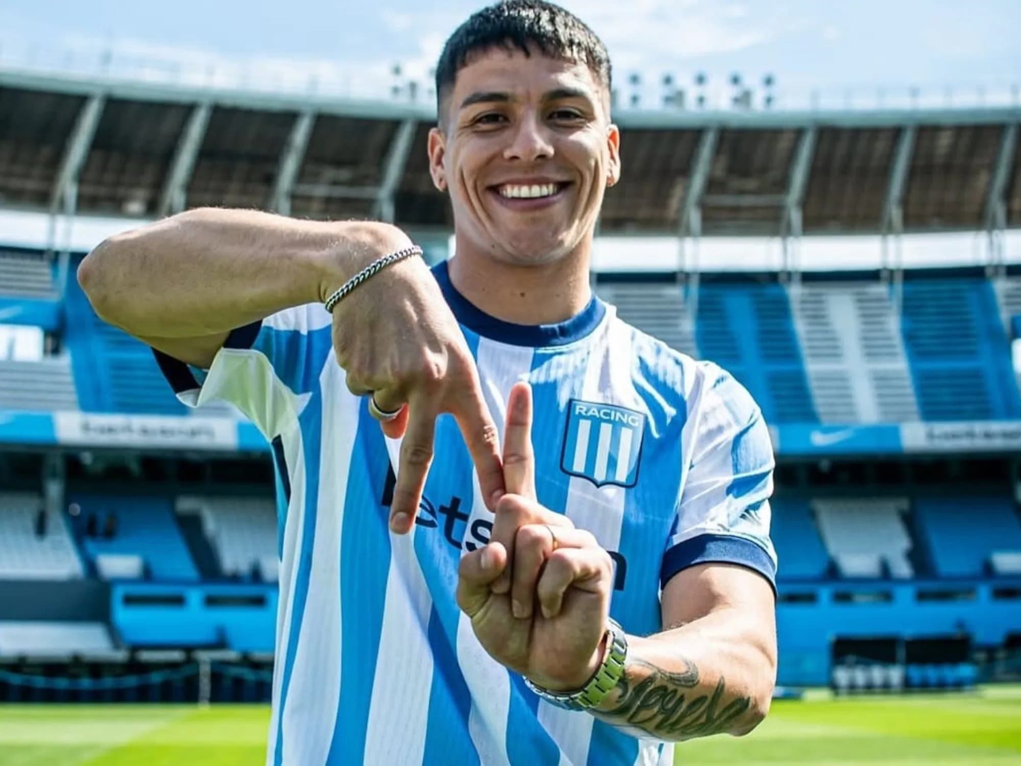 Matías Pérez y Barinaga firmaron en Racing y ¿van al banco ante Independiente Rivadavia?
