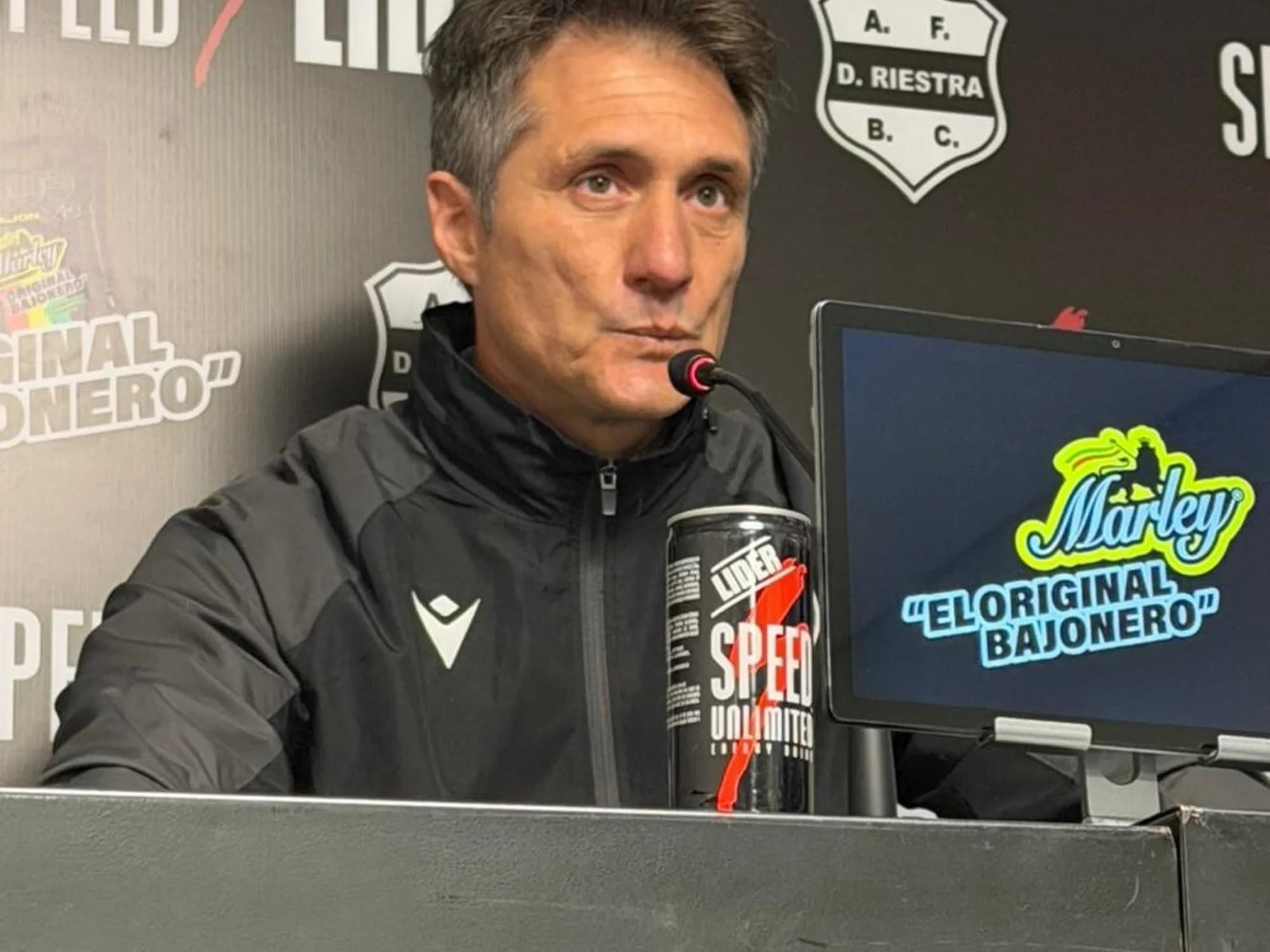 Guillermo en llamas tras el gol anulado ante Riestra: "Voy a hablar yo, me chupa todo un huevo"