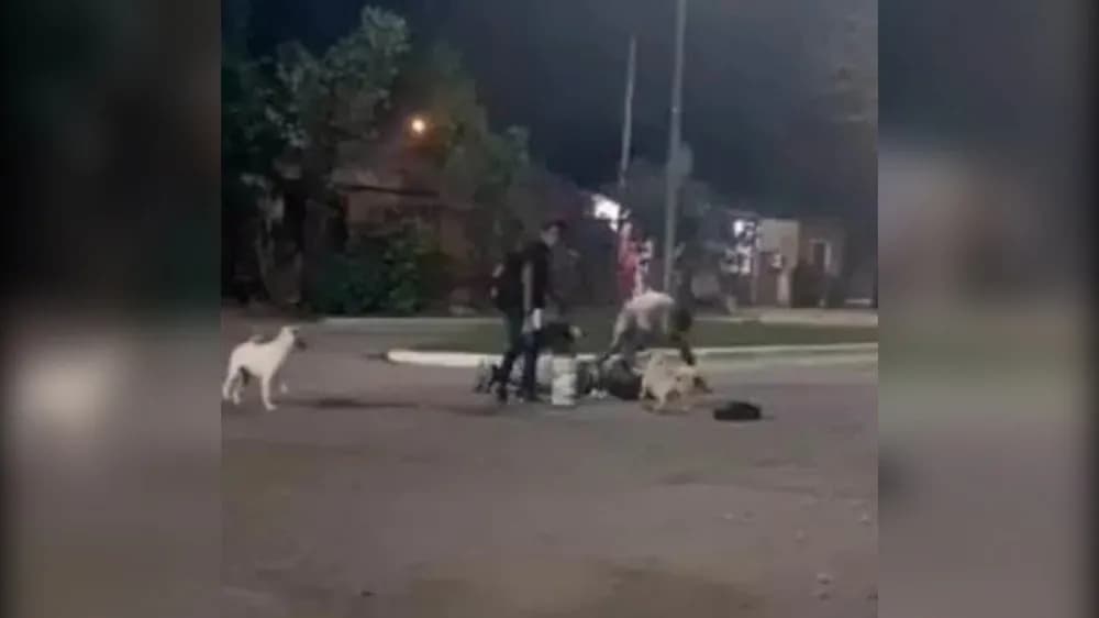 Fue a buscar un regalo en lo de su ex y terminó golpeado por la pareja actual