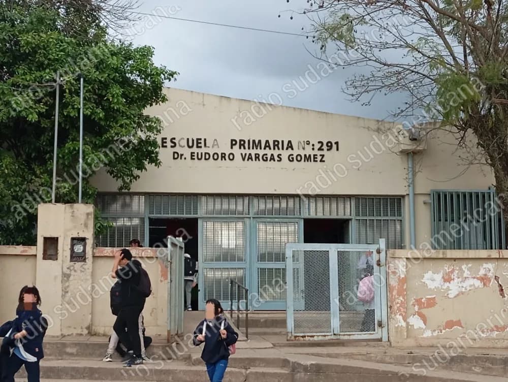 Hallan a una nena de 11 años que se hincaba el cuello con una lapicera