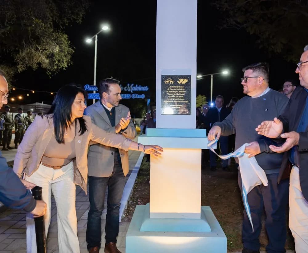 Valdés inauguró el monumento en memoria a los caídos en Malvinas