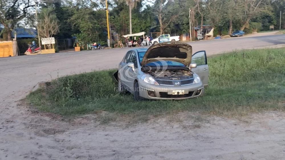 Portada de video: Automóvil cayó a un zanjón en el acceso a Cañada Quiroz